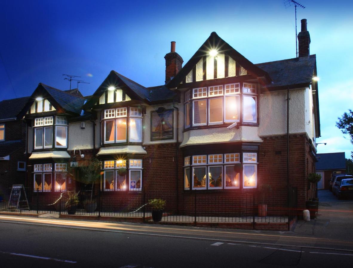 Hotel The Oyster Smack Burnham-on-Crouch Exterior foto